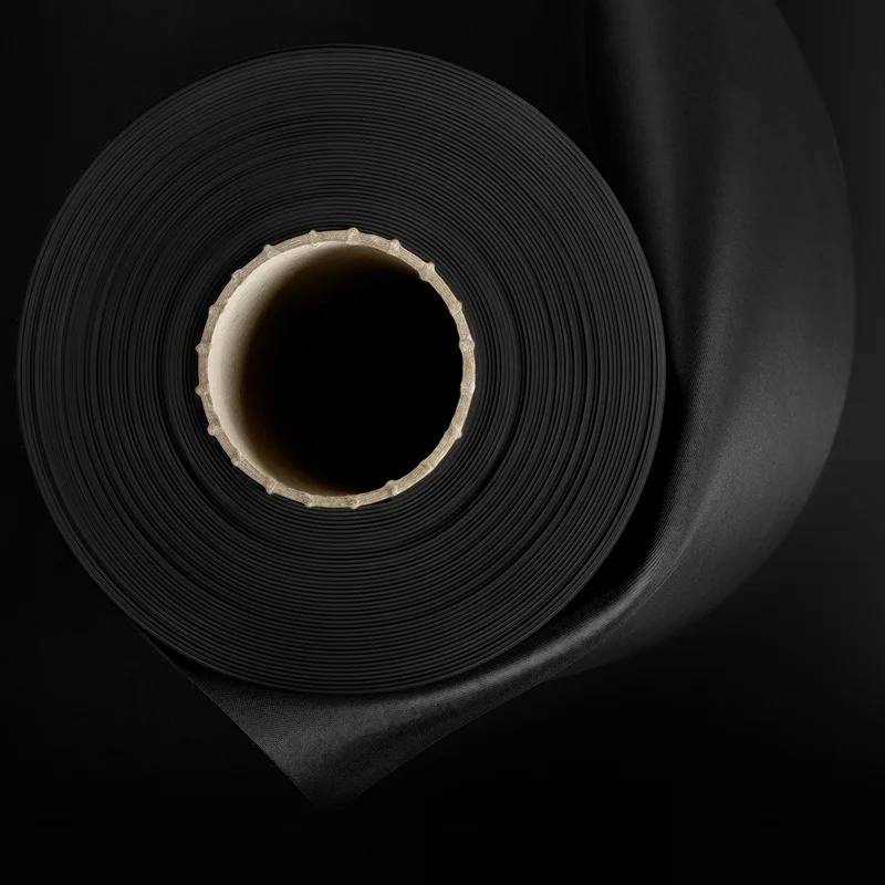 EPDM-Geomembran Elastoseal SealEco zur Abdichtung von Teichen, Seen und Industriebecken.