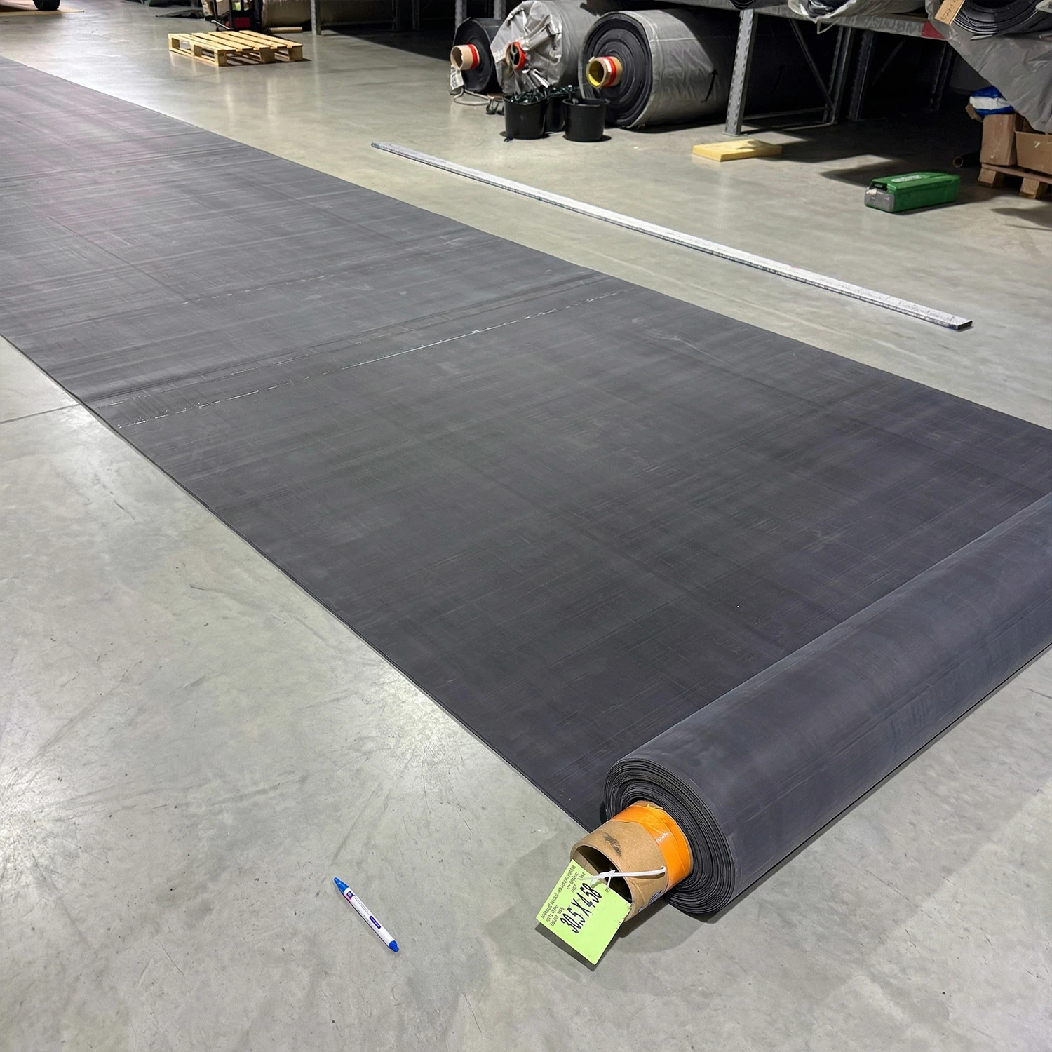 RubberBear EPDM-Teichfolienrolle zur Abdichtung von Teichen und Seen. Premium-Lösung, 100% fischsicher.